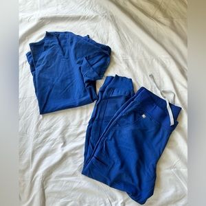 FIGS Scrub Set